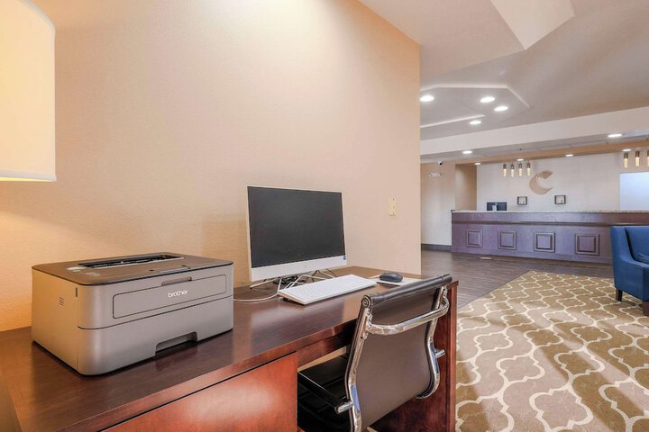 Business Center 23 of 23