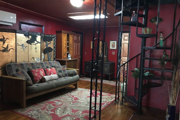 Room 25 of 104