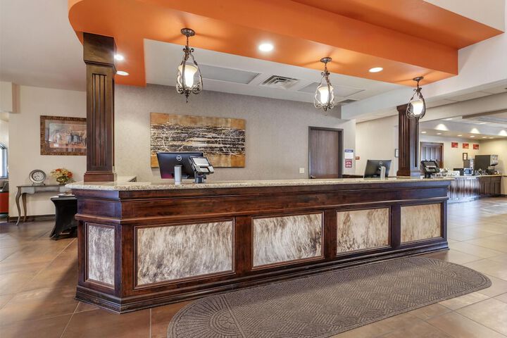 Best Western Plus Cimarron Hotel & Suites