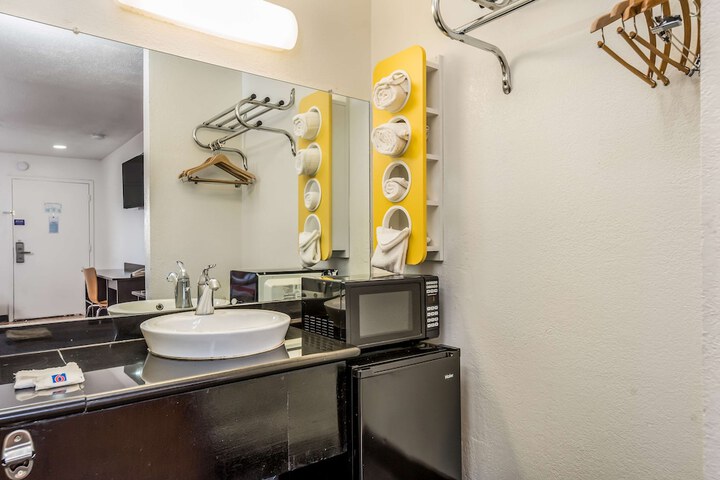 Motel 6 Westley CA