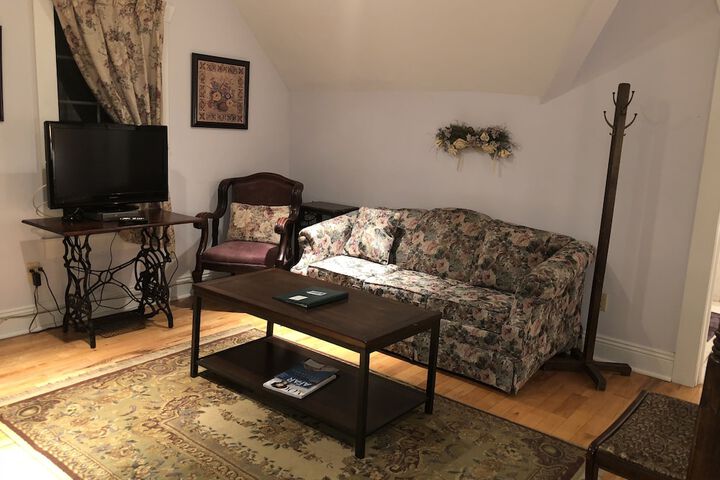 Room 35 of 62