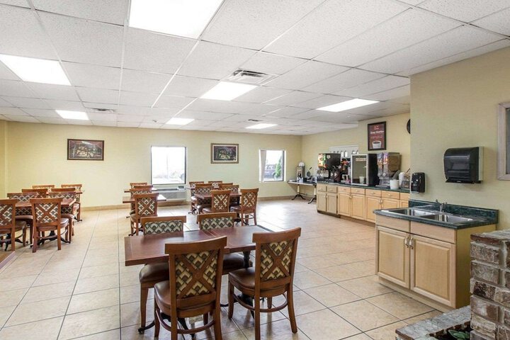 Econo Lodge Dalton West