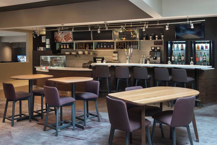 Courtyard by Marriott Lincroft Red Bank