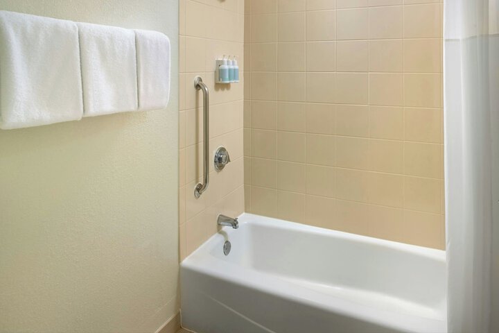 Courtyard by Marriott Atlanta Airport South / Sullivan Road