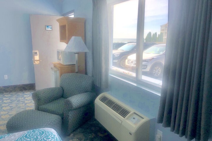 Room 43 of 93