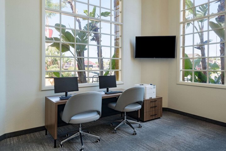 Business Center 55 of 55