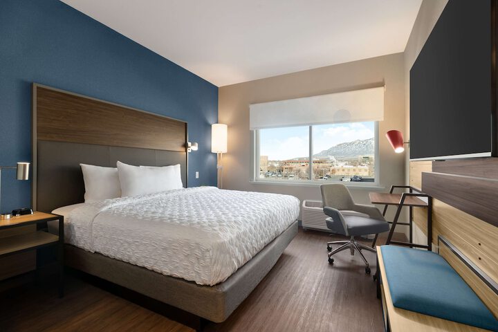 Room 33 of 49