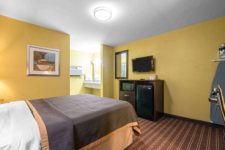 Room 14 of 34