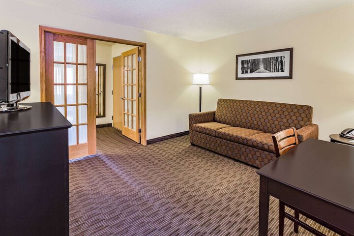 AmericInn by Wyndham Hotel and Suites Long Lake