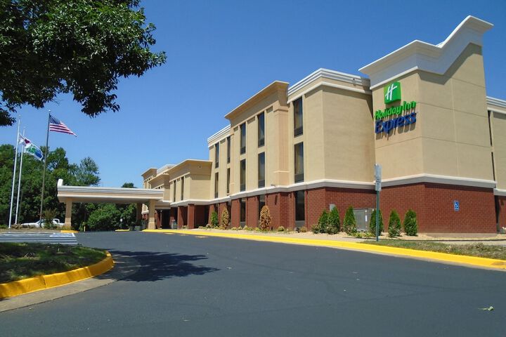 Hotel 7 of 30
