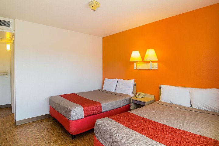 Room 21 of 29
