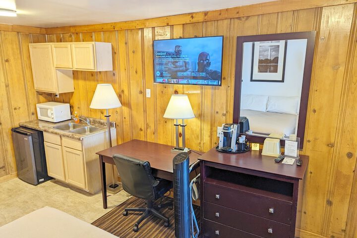 Teton Court Motel