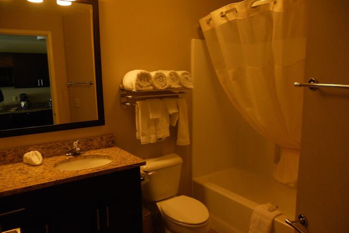 Hawthorn Extended Stay by Wyndham Dickinson