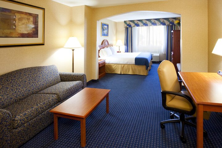 Holiday Inn Express Syracuse Airport by IHG