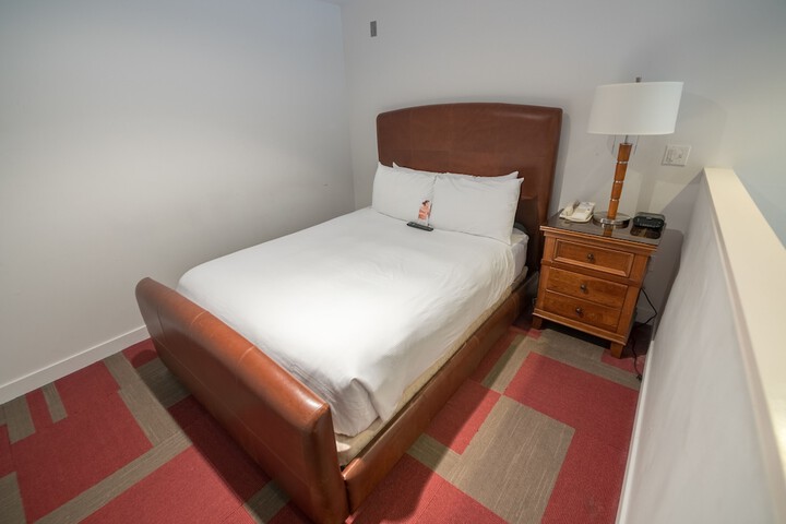 Room 56 of 151