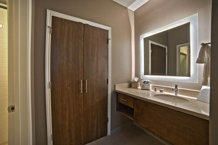Staybridge Suites Houston - Humble Beltway 8 E by IHG