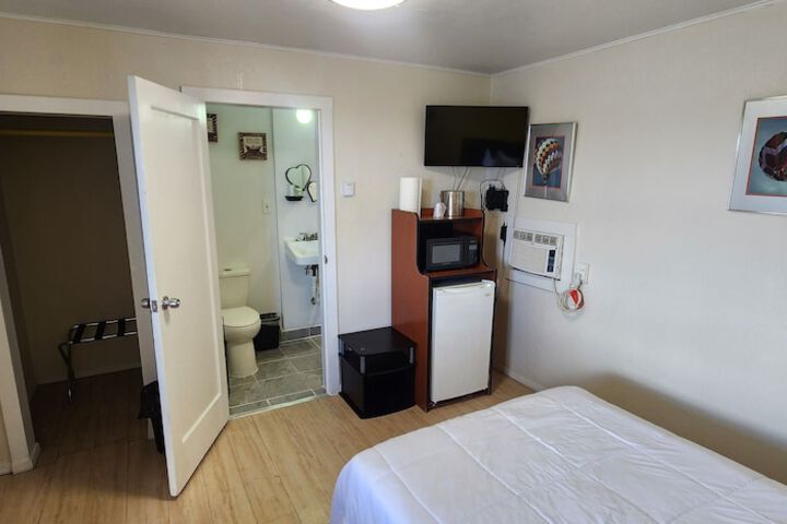 Room 49 of 98