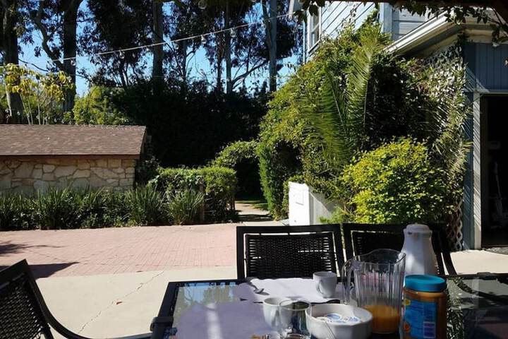 Dining 44 of 63