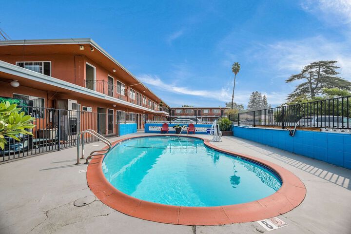 Pool 6 of 23