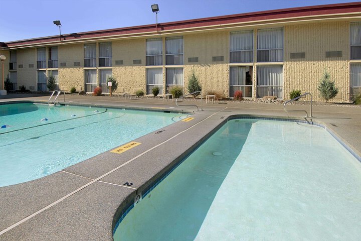 Pool 4 of 25