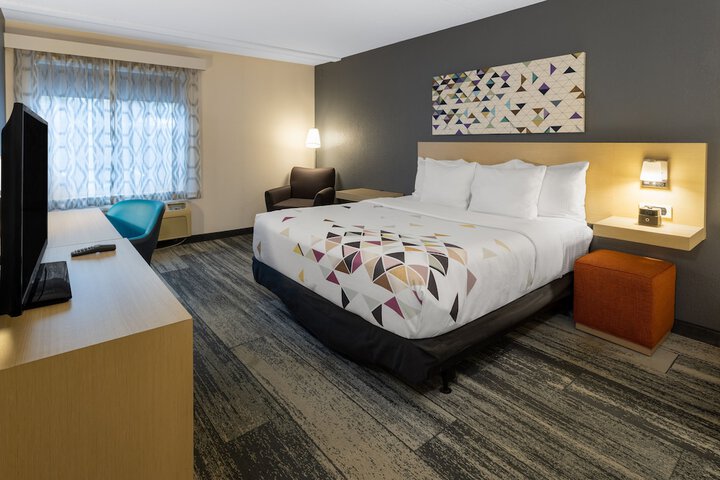 Room 18 of 29
