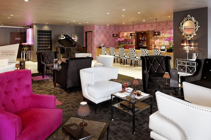 Lounge 41 of 48