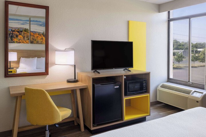 Room 25 of 36