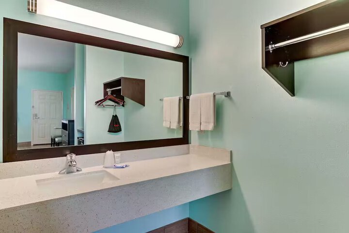 The Island Hotel Near Beach Port Aransas