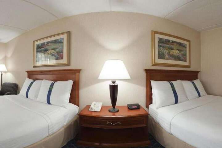 Clarion Hotel & Conference Center Ronkonkoma MacArthur Airport