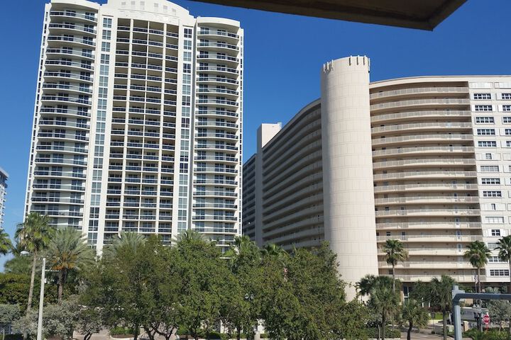 Ocean Mile Hotel