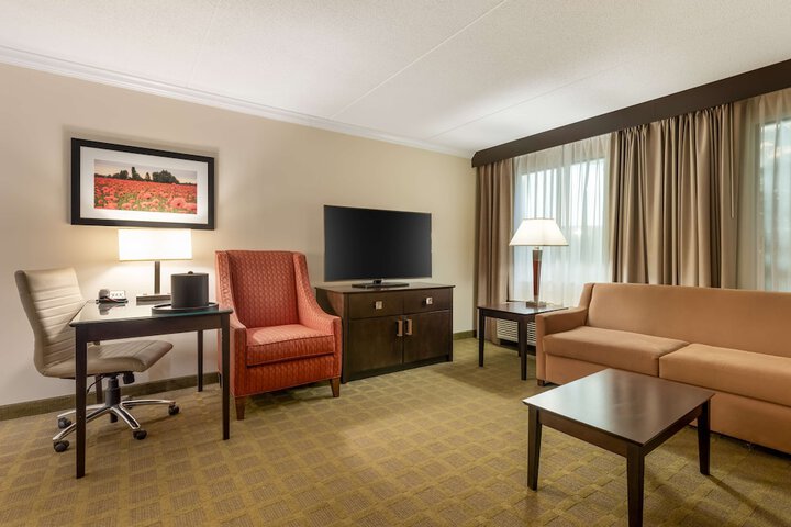 Best Western Plus White Bear Country Inn