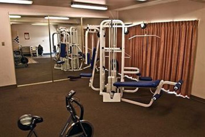 Rodeway Inn & Suites