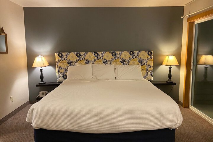 Room 11 of 37