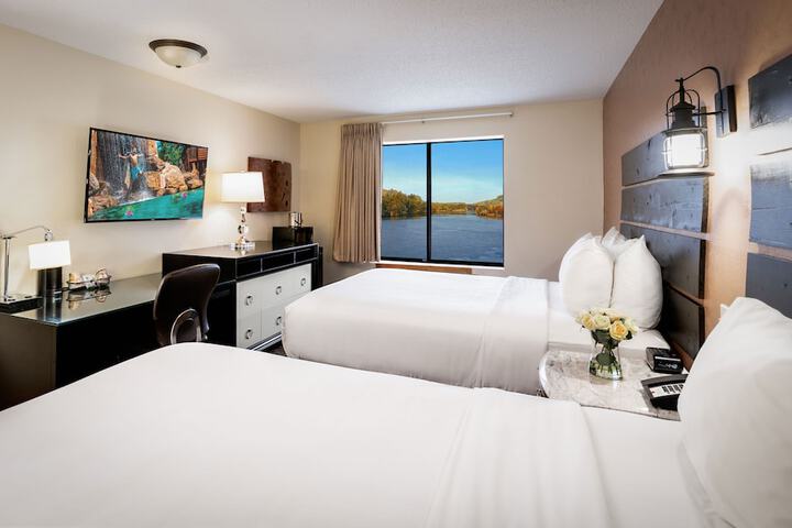 Natura Vue Resort & Boathouse