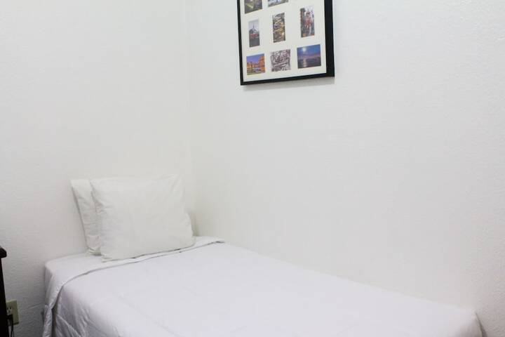 Room 28 of 34