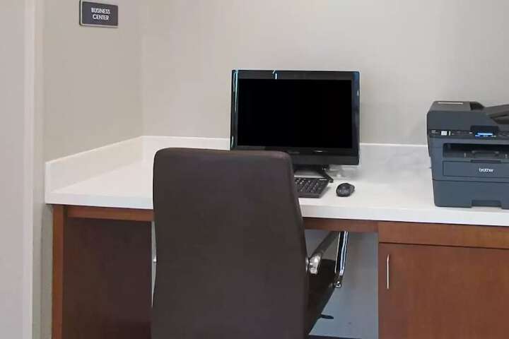 Business Center 26 of 26