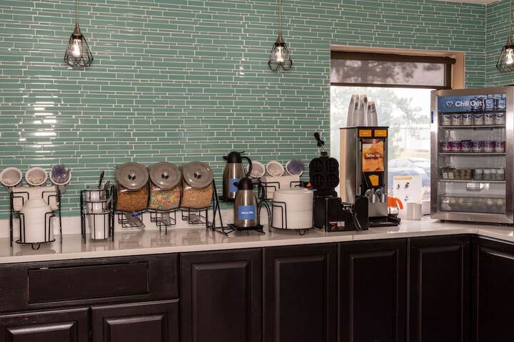 Breakfast/Coffee Service 42 of 51
