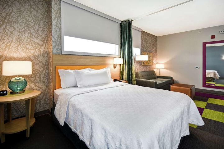 Room 32 of 47