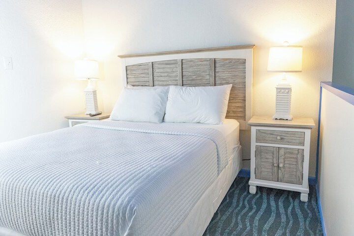 Surf Side Hotel
