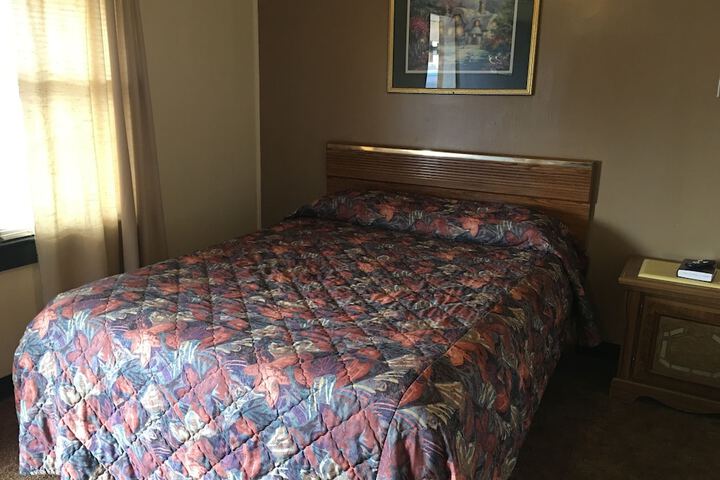 Room 10 of 24
