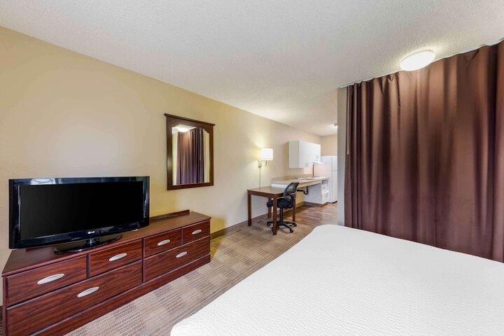 Room 25 of 27