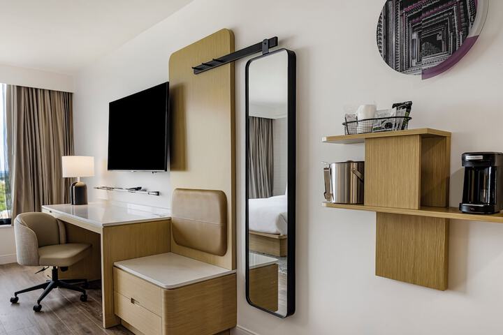 Room 35 of 77