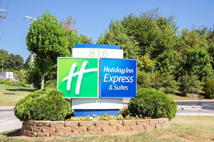 Hotel 2 of 76