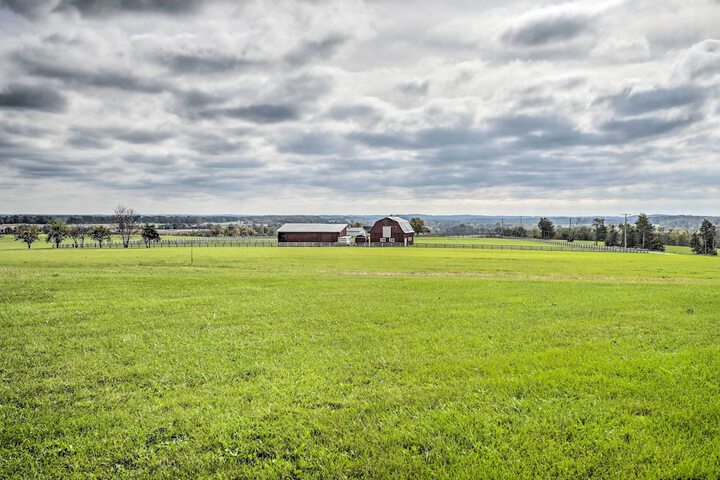 The MD / PA Line Retreat: Scenic Country Getaway!