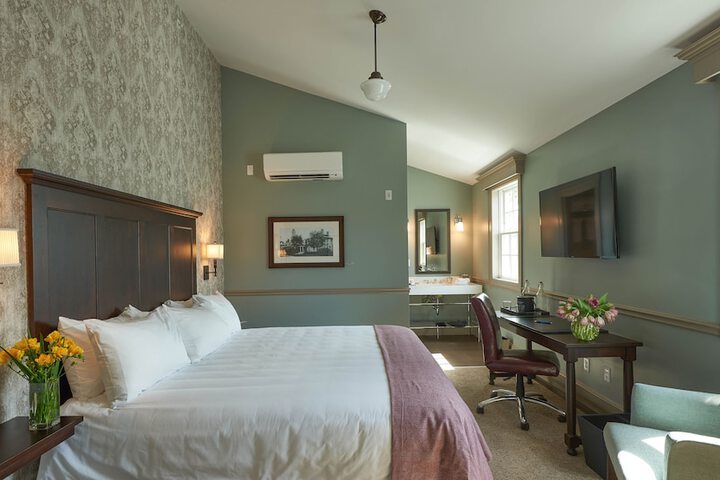 The Groton Inn