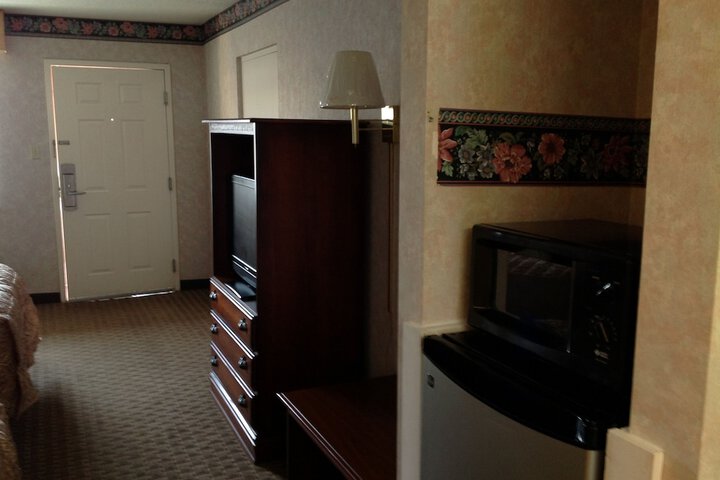 Room 11 of 36