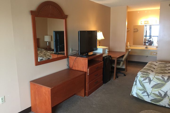 Room 15 of 34