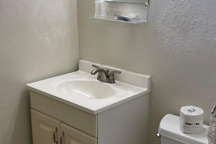 Room 15 of 28