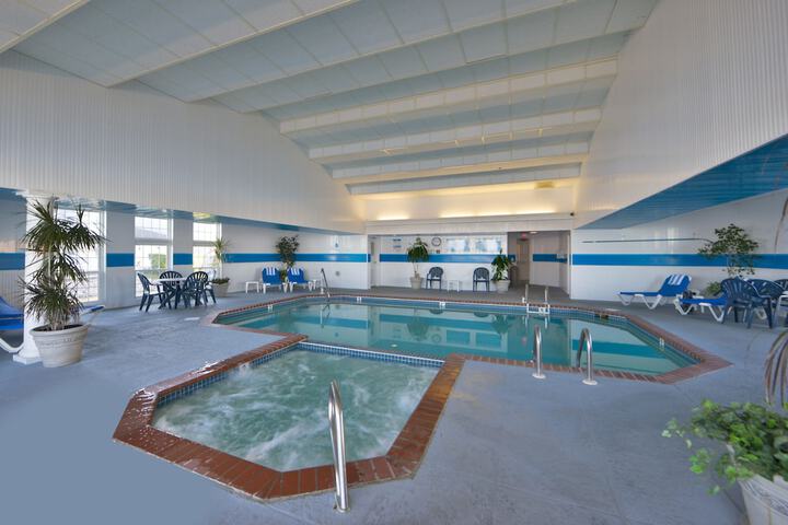 Comfort Suites Chincoteague Island Bayfront Resort