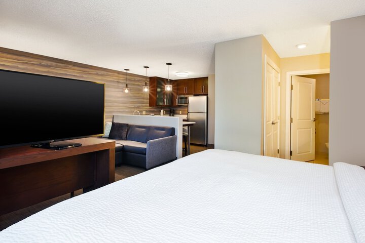 Room 32 of 45